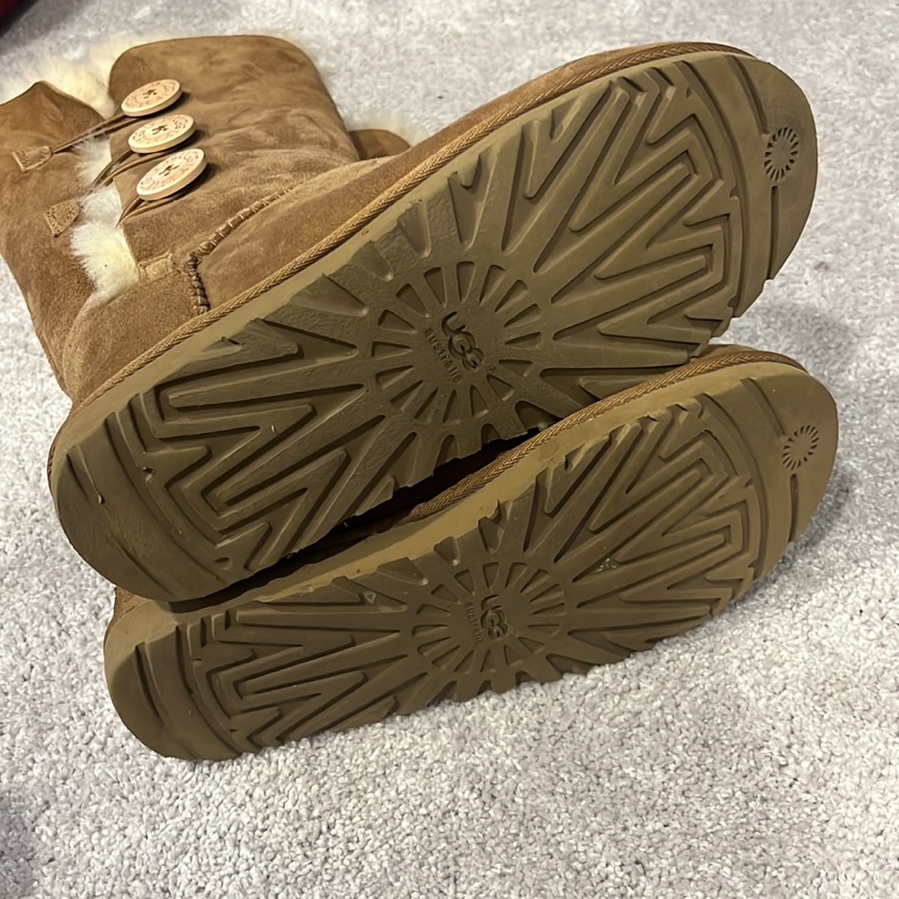 Ugg Triple Bailey Button - image 5